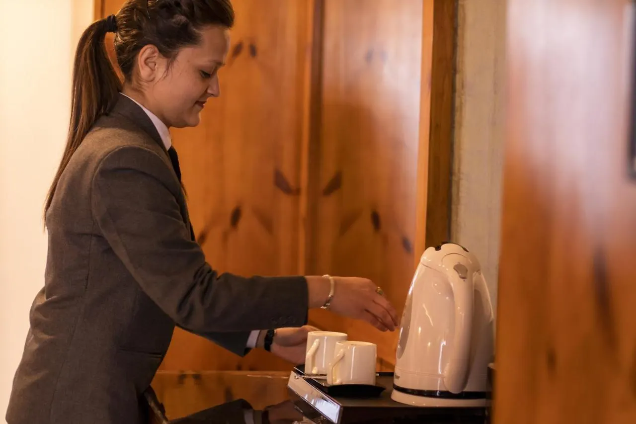 Hotel Golden Fern Resort Shimla