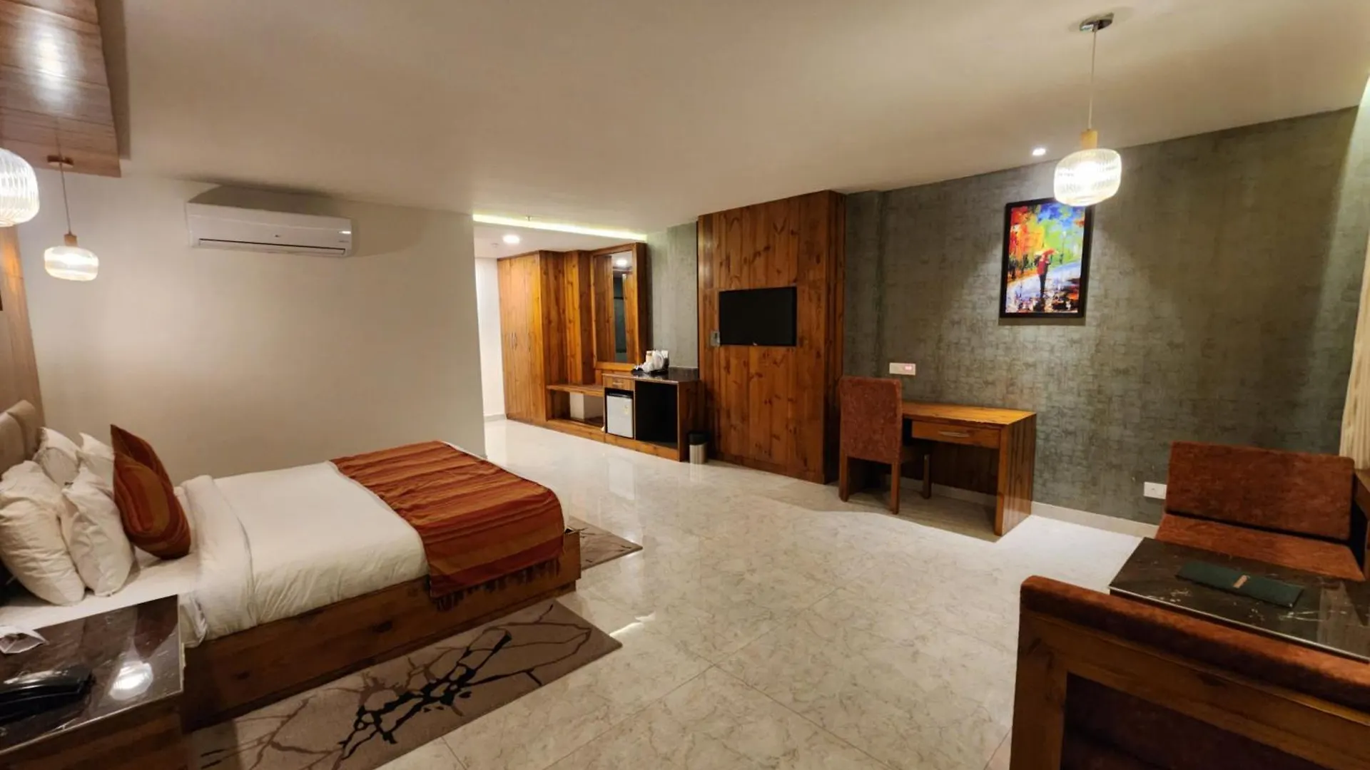 Golden Fern Resort Shimla 3*,